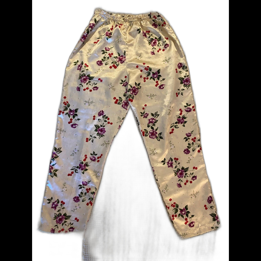 Secret Treasures Pajama Pants Size Medium Cream w/floral Silky Feel  Comfortable